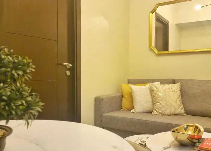 Your Stylish Escape In Park Mckinley West With Breathtaking Views *